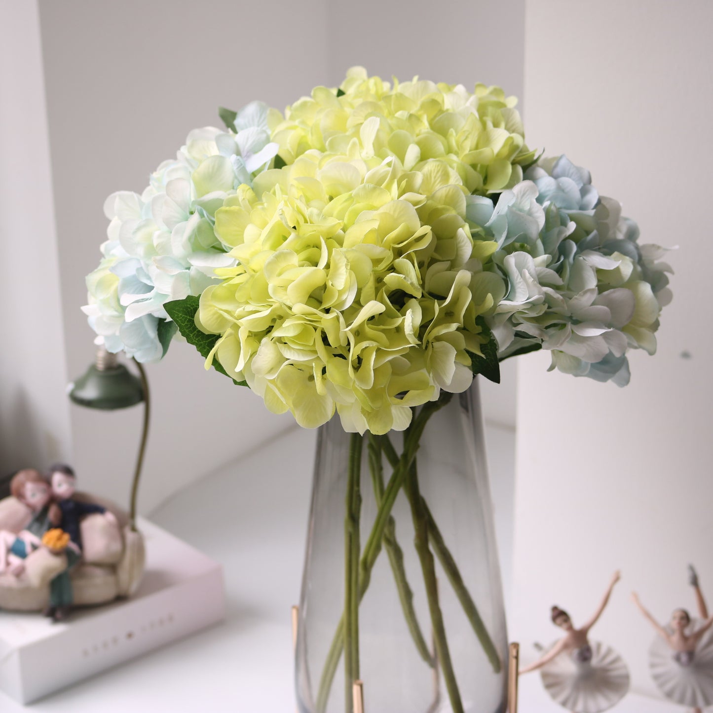 Realistic Hydrangea Floral Arrangements for Weddings - Stunning Home Decor & Event Centerpieces - Lifeslike Artificial Flowers for Elegant Bridal Celebrations