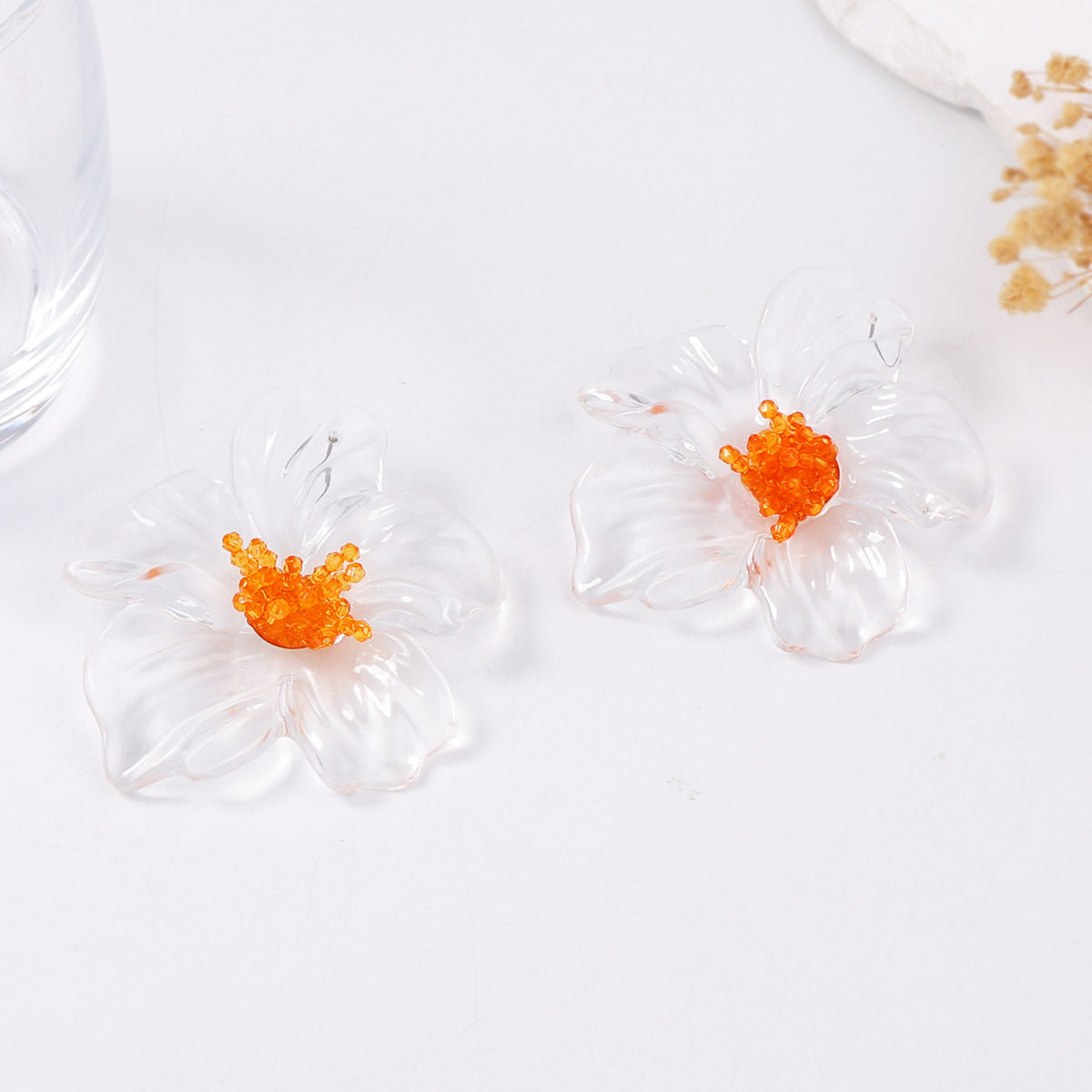 Exaggerated Personality Acrylic Transparent Flower Stud Earrings - Versatile Style for Chic Street Photography and Everyday Elegance