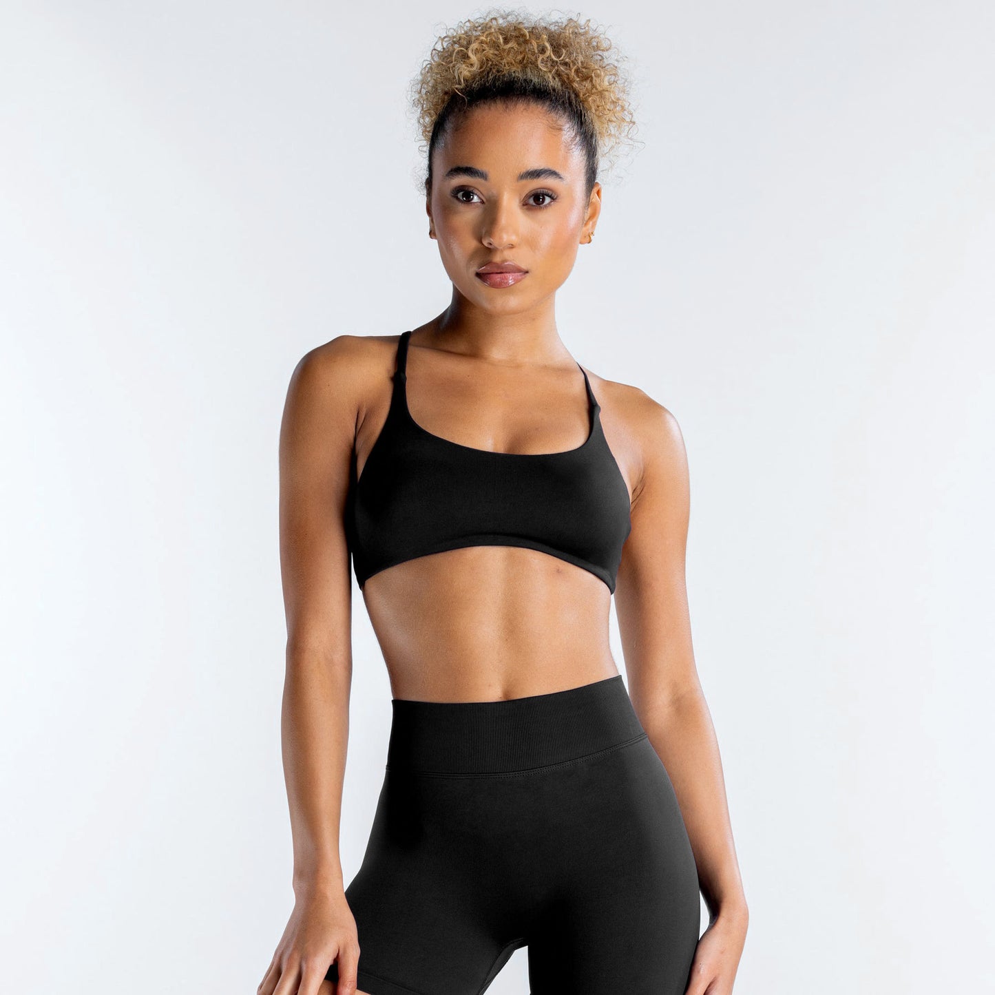 High Elasticity Full Matte Seamless Sports Bra with Cross Back Design for Yoga and Active Wear