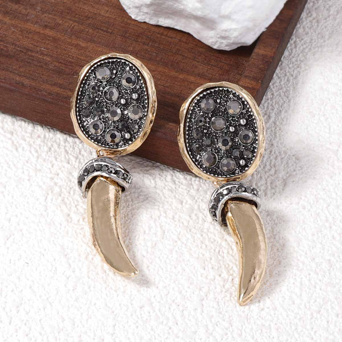 Vintage-Inspired Gleaming Animal Horn-Shaped Earrings – High-End Chic and Versatile Casual Wear for Everyday Style