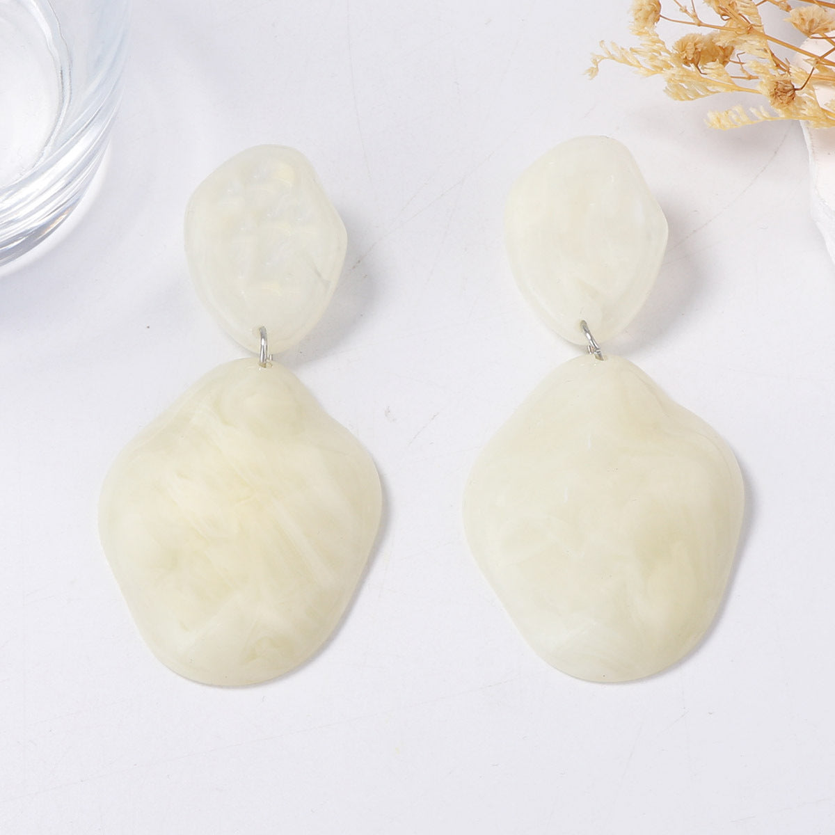 Elegant and Trendy Geometric Irregular Resin Earrings – Chic Statement Accessories for Women