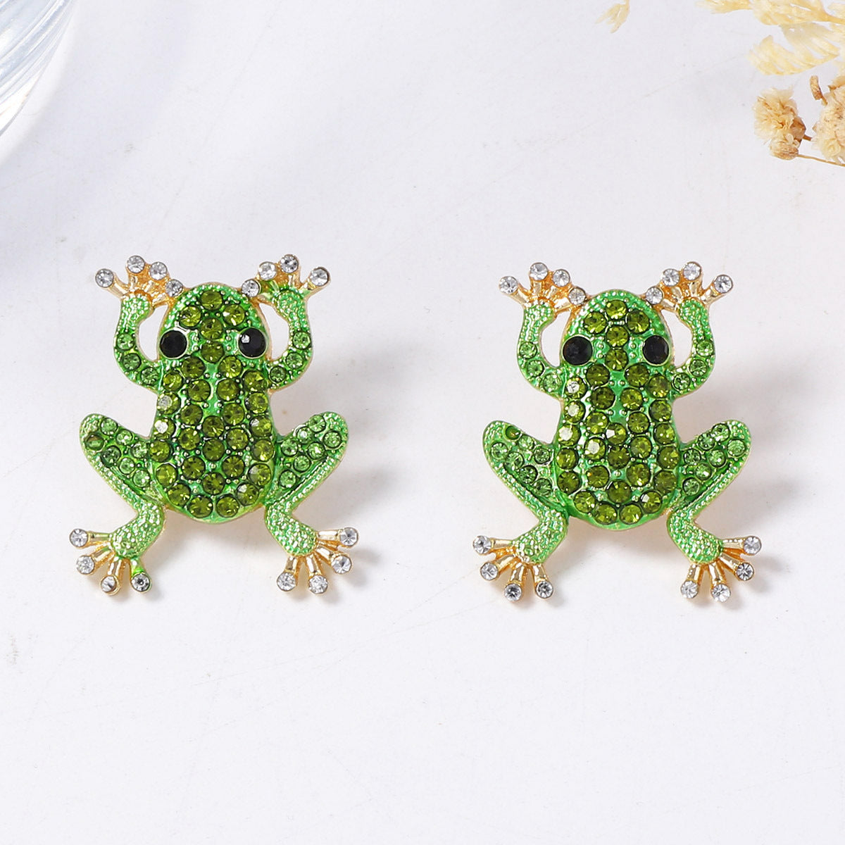Charming Green Frog Stud Earrings with Unique Creative Design, Alloy and Rhinestone Accents - Versatile and Exquisite Jewelry for Women