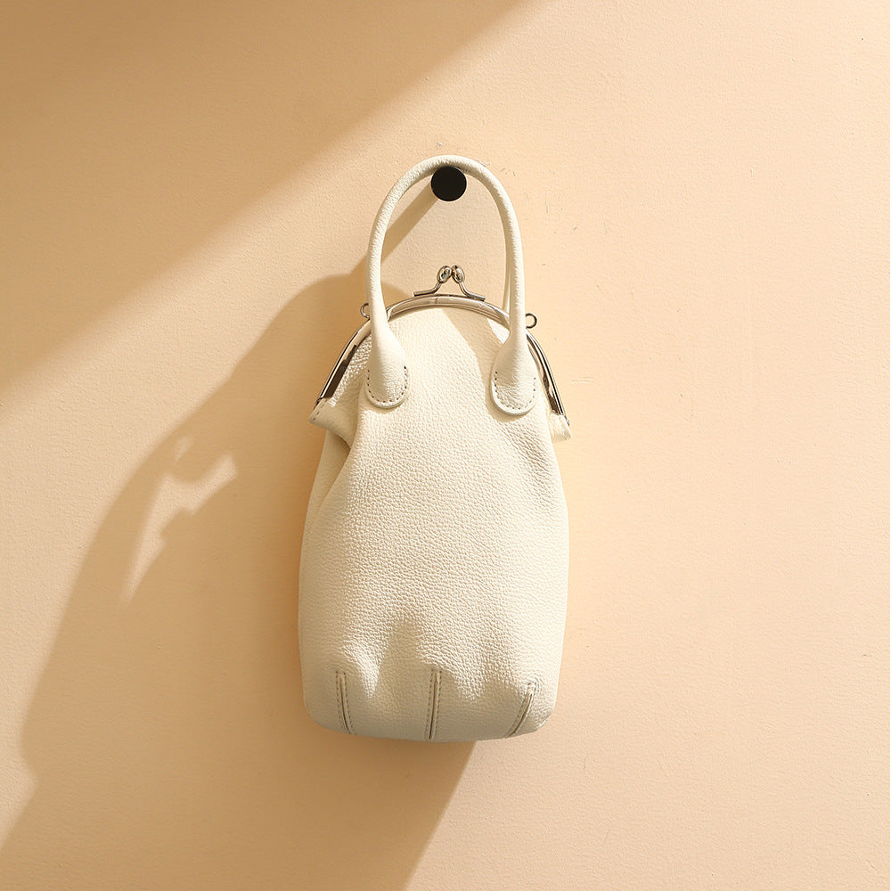 Genuine Leather Women's Shoulder Bag Chic and Minimalist Crossbody Handbag for Daily Commutes and Work Essentials