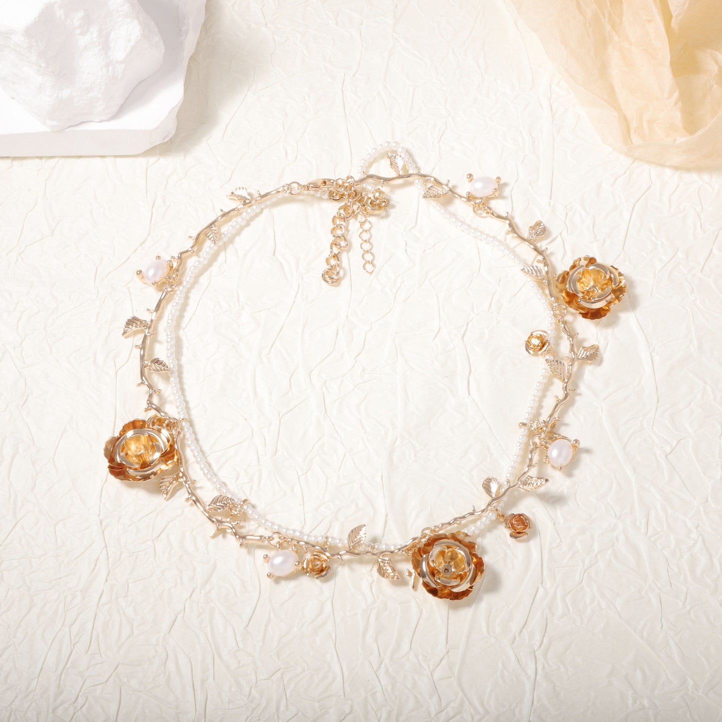 Chic Vintage-Inspired Layered Pearl Rose Flower Necklace - Elegant Multi-Layered Design for Effortless Style