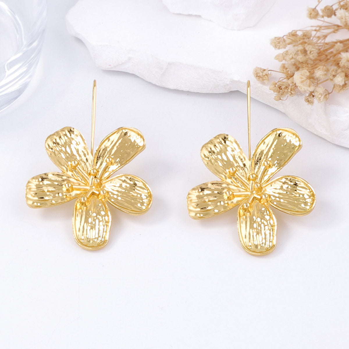Stylish Retro-Inspired Floral Hoop Earrings for Women – Unique, Elegant, and Perfect for Any Occasion