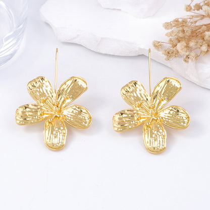 Stylish Retro-Inspired Floral Hoop Earrings for Women – Unique, Elegant, and Perfect for Any Occasion