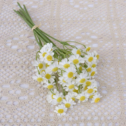 Charming Artificial Chamomile and Daisy Bouquet - Perfect Faux Flowers for Fresh and Inviting Home Décor, Ideal for Dining Tables and Soft Furnishings