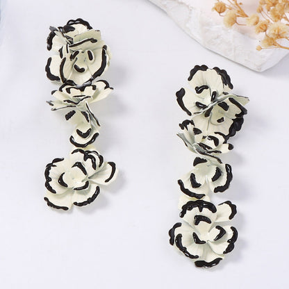 Chic Bohemian Elegance: Two-Toned Metal Floral Pendant Earrings for Everyday Luxury - Versatile and Stylish Jewelry for Women
