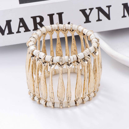 Stylish and Unique Lightweight Luxury Ocean-Inspired Alloy Long Fish Cutout Stretch Bracelet for Casual Elegance