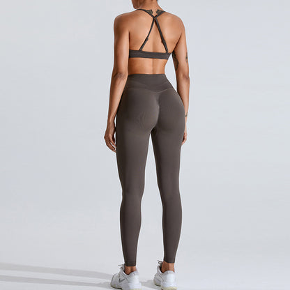 Seamless Women's Yoga Outfit Set with Cross Back Design Peach Butt Lifting Sportswear for Outdoor Fitness and Gym Workouts