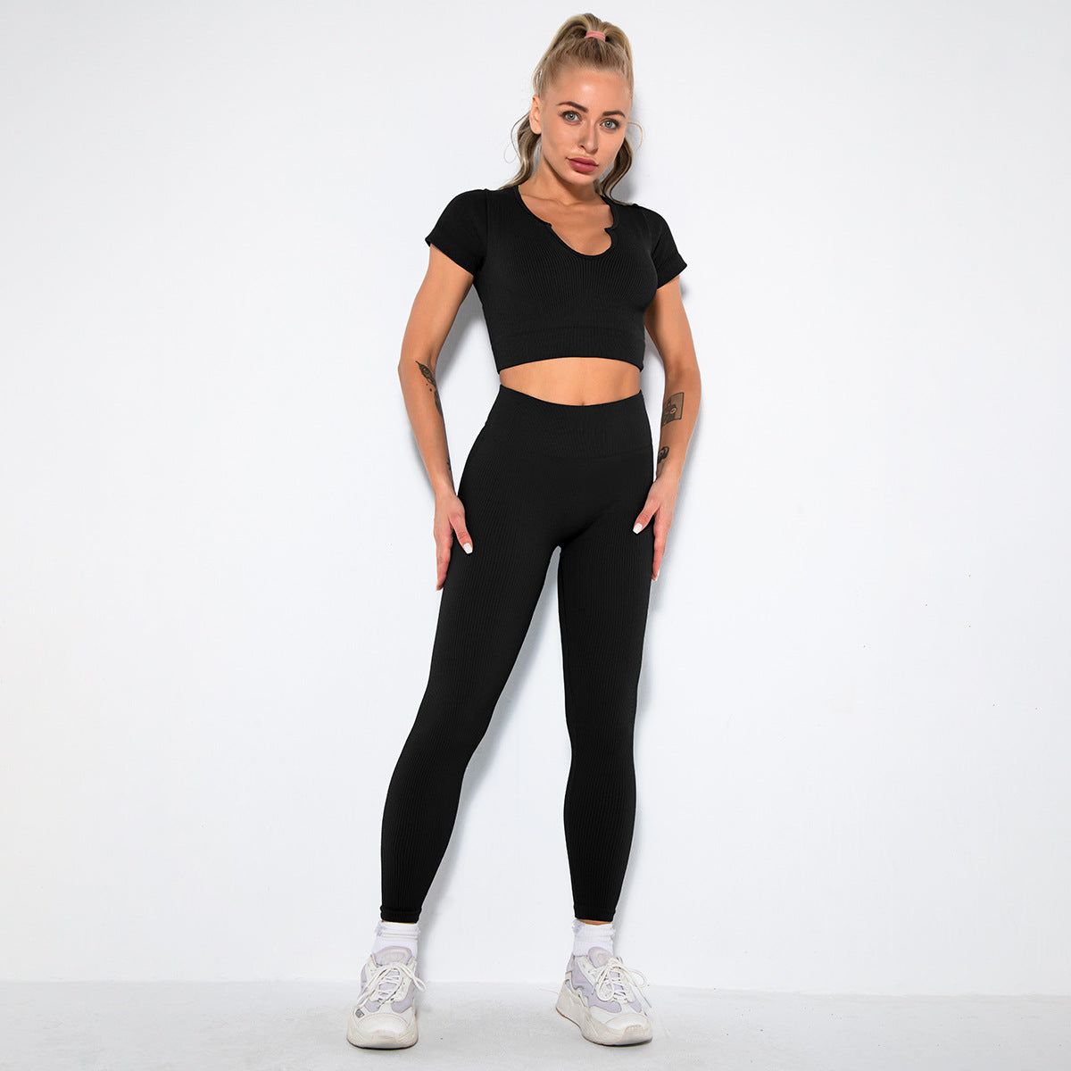 Seamless Sports Bra and Leggings Set Women s Fitted Yoga Outfit for Comfort and Style