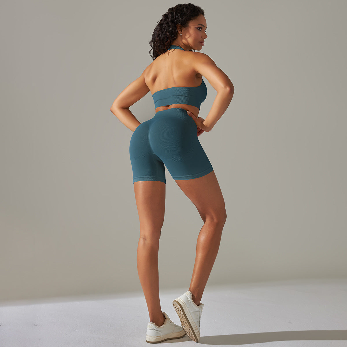 Seamless Back Bralette Yoga Shorts and Peach Butt Leggings Set for Running Fitness and Yoga