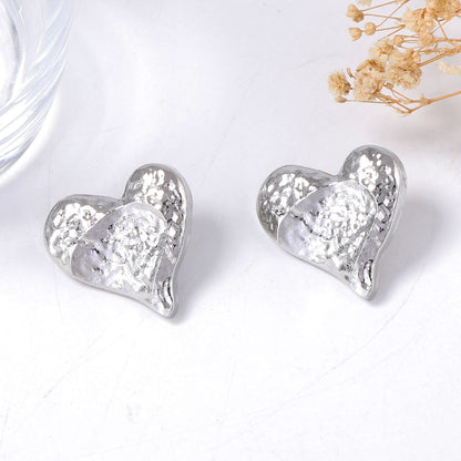 Chic Minimalist Punk-Style Heart-Shaped Alloy Earrings for Women – Versatile Retro Casual Design with Unique Textured Finish