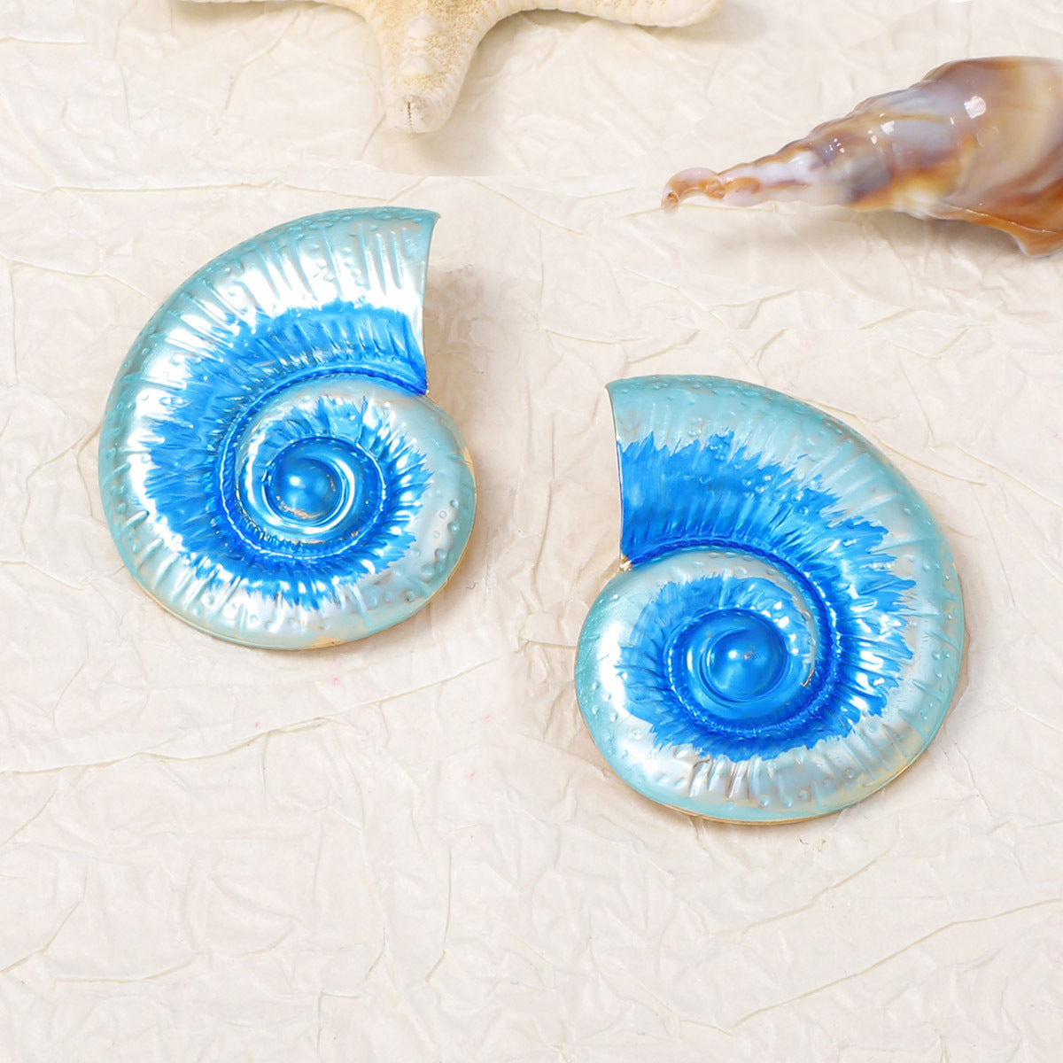 Chic Multi-Color Seashell Earrings for Women - Beach Vacation Inspired, Minimalist Metal Ocean Series Design