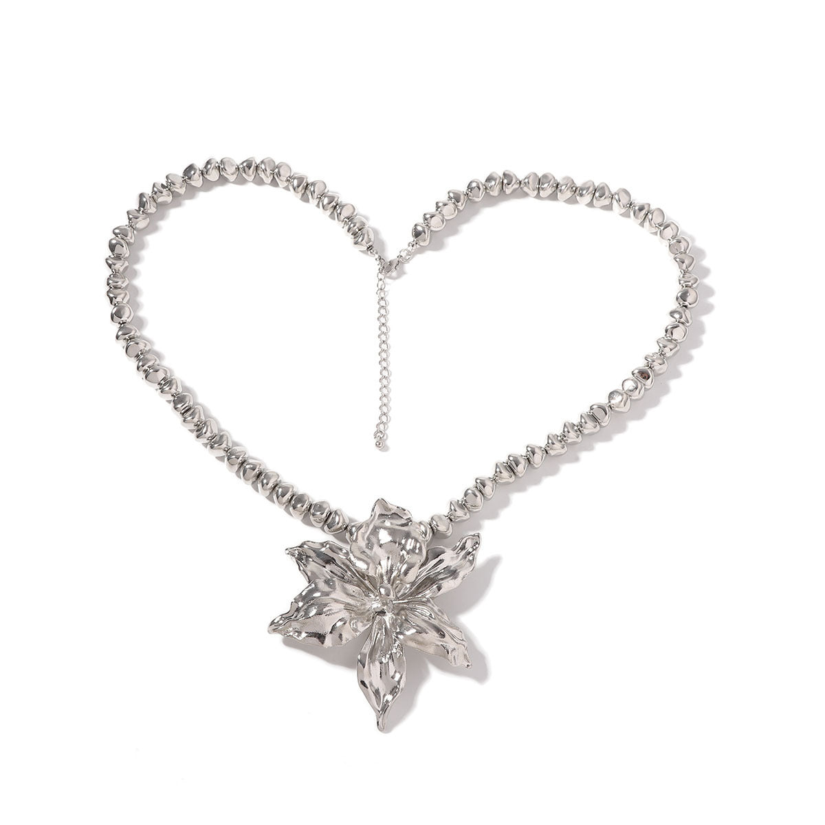 Stylish  Floral-Inspired Alloy Necklace for Women - Unique Design with Metallic Charm and Eye-Catching Appeal