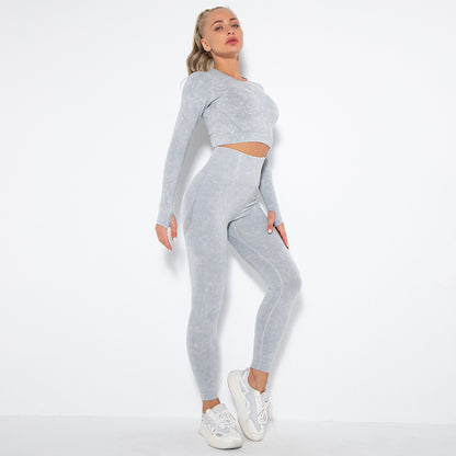 Seamless Water Washable Smiley Face Yoga Set Long Sleeve Top Butt Lifting Yoga Pants for Comfort and Style During Workouts