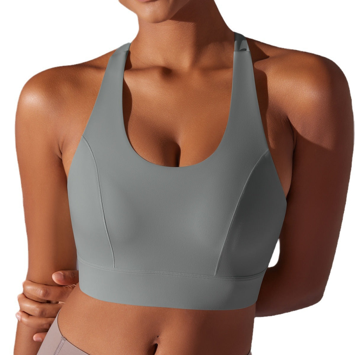 Seamless Solid Color Racerback Sports Bra with Adjustable Hook Closure Ideal for Running Fitness and Yoga