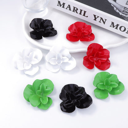 Stylish Vintage-Inspired Metal Flower Stud Earrings – Elegant and Versatile Lightweight Jewelry for Everyday Wear