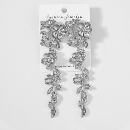 Chic and Minimalist Floral Metal Earrings for Women – Trendy, Unique, and Perfect for Any Casual Outfit