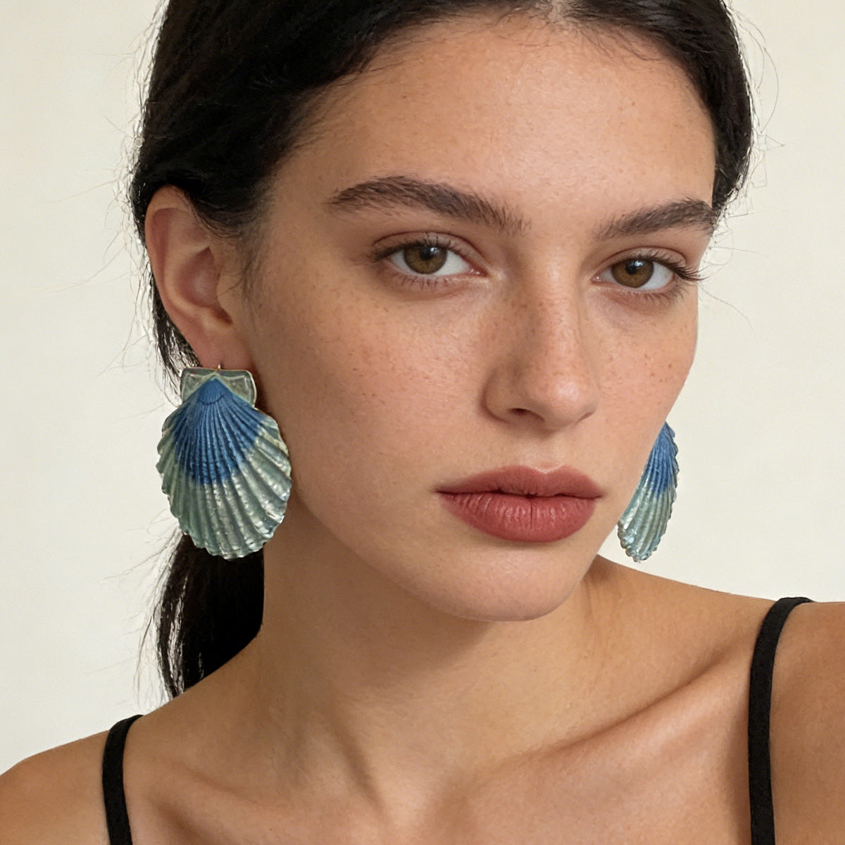 Chic Casual Holiday-Inspired Alloy Color-Block Shell Statement Earrings - Unique Minimalist Design for Trendy Women