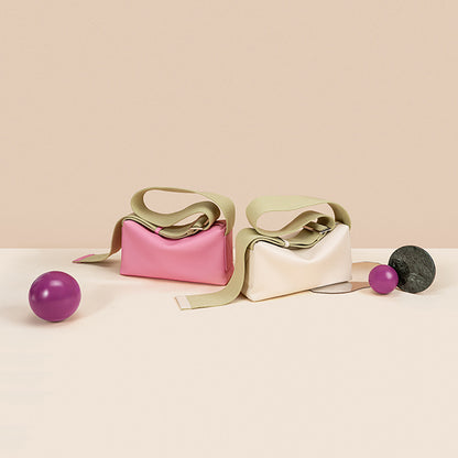 Wide Woven Shoulder Strap Women's Casual Pillow Bag Luxurious Soft Leather Crossbody Handbag for a Relaxed Chic Look