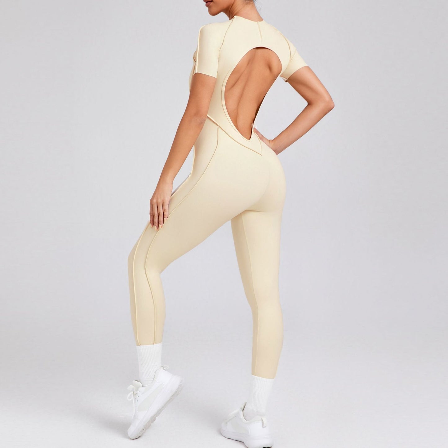 High Performance Long Sleeve One Piece Yoga Jumpsuit with Sculpted Back Design for Fall and Winter for Activewear Workout and Yoga Enthusiasts