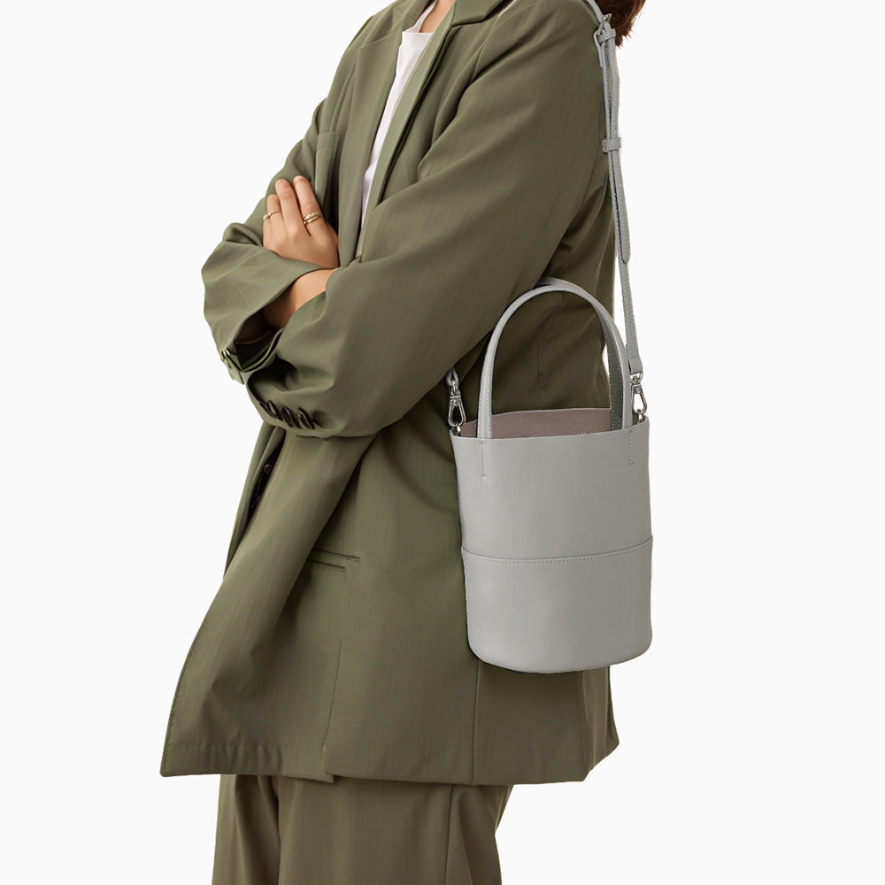 Oversized Tote Bag Fashionable Minimalist Design with Versatile Patterns for Commuting and Everyday Use