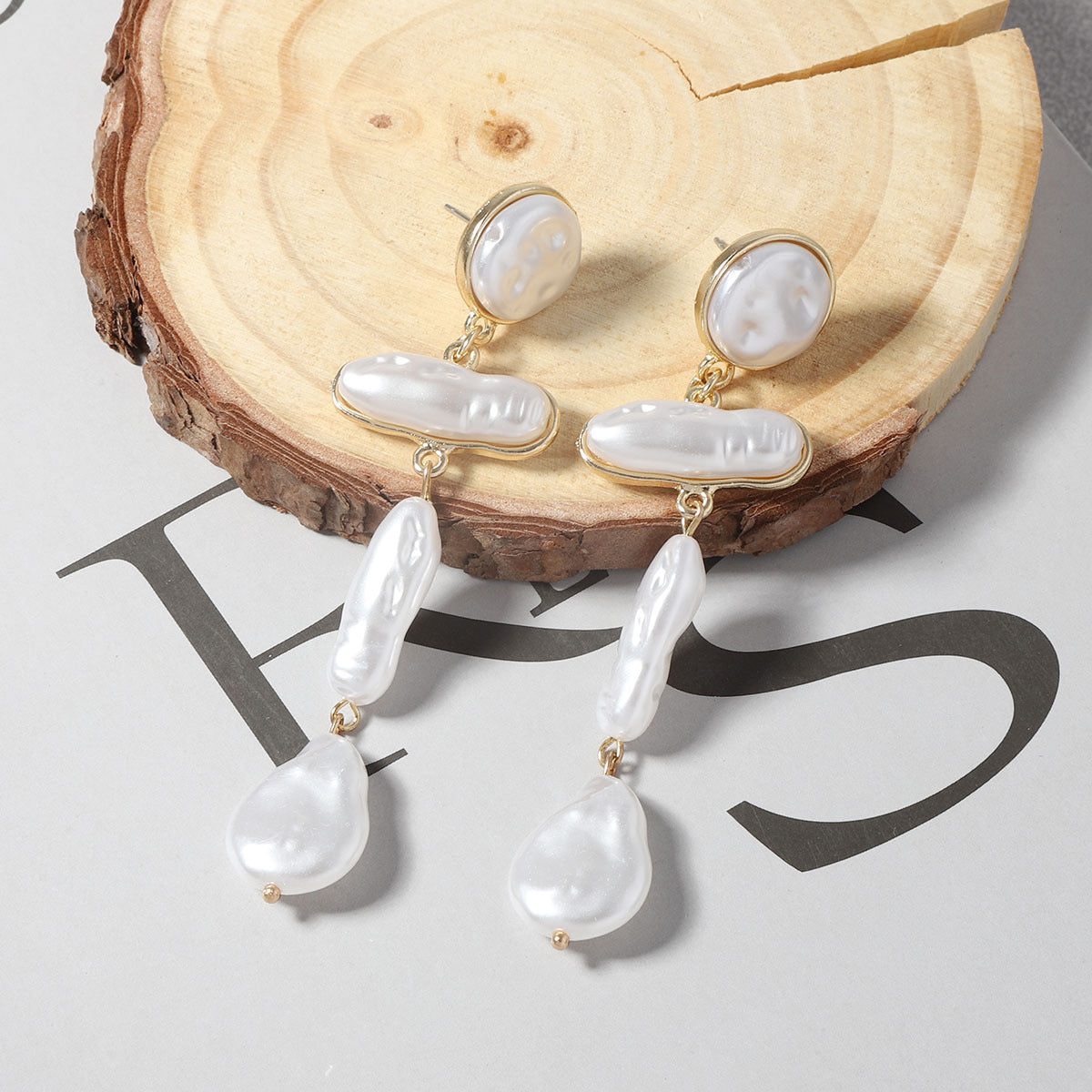 Exaggerated Baroque Irregular Faux Pearl Statement Earrings – Elegant and Versatile Long Drop Dangle Earrings for Women, Perfect for Banquets and Evening Events