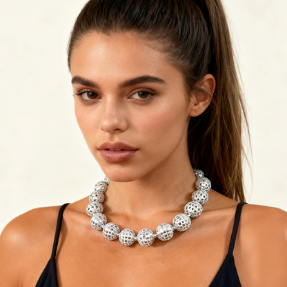 Chic Minimalist Light Luxury Beaded Disco Ball Necklace - Versatile Statement Piece for Effortless Everyday Glamour