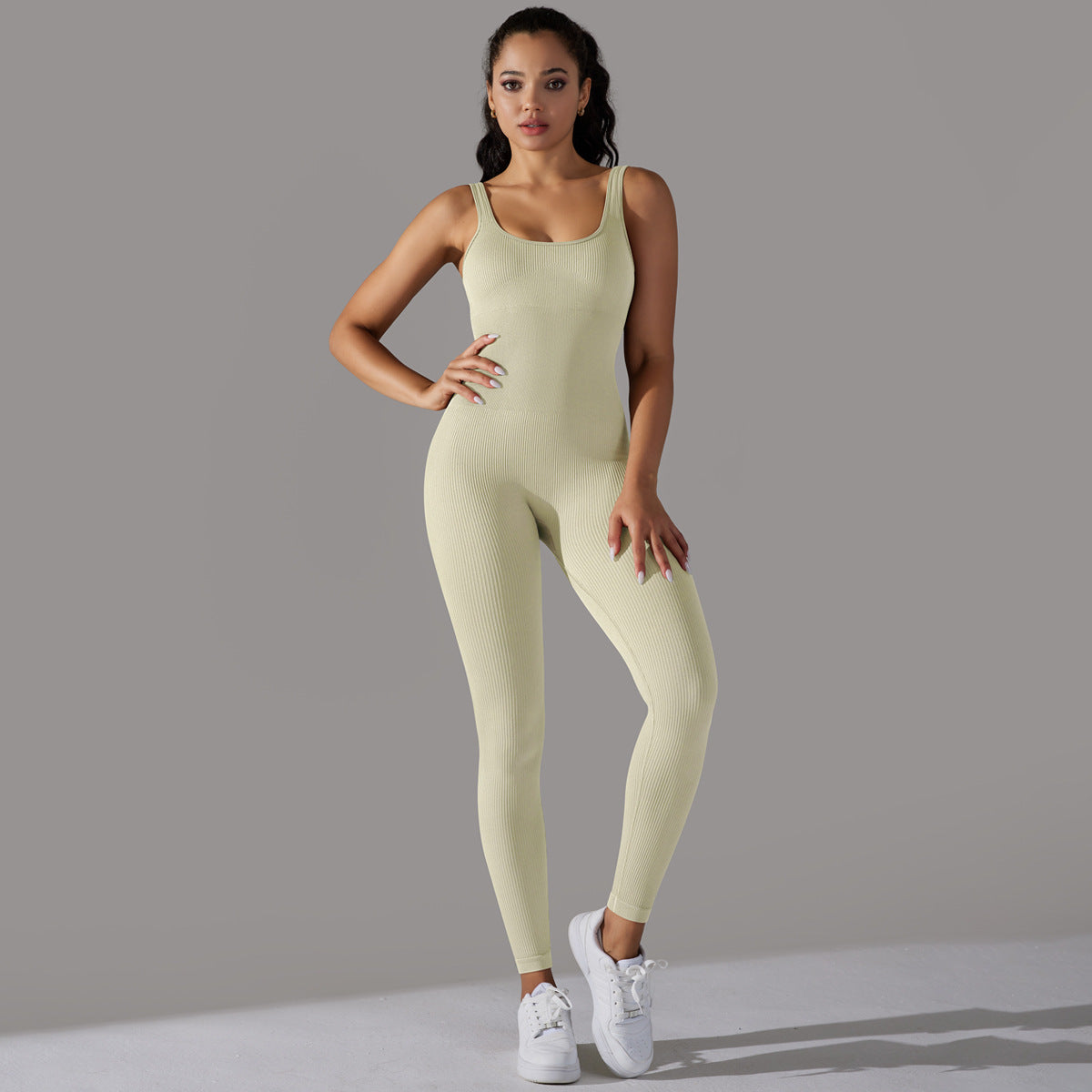 Seamless Ribbed Yoga Bodysuit for Women Tummy Control Butt Lifting Quick Dry Fitness Outfit with Beautiful Back Design