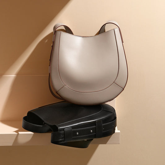 Luxury Genuine Leather Sherry Bag Spacious Tote with Minimalist Design for Fashionable Commute and Everyday Use