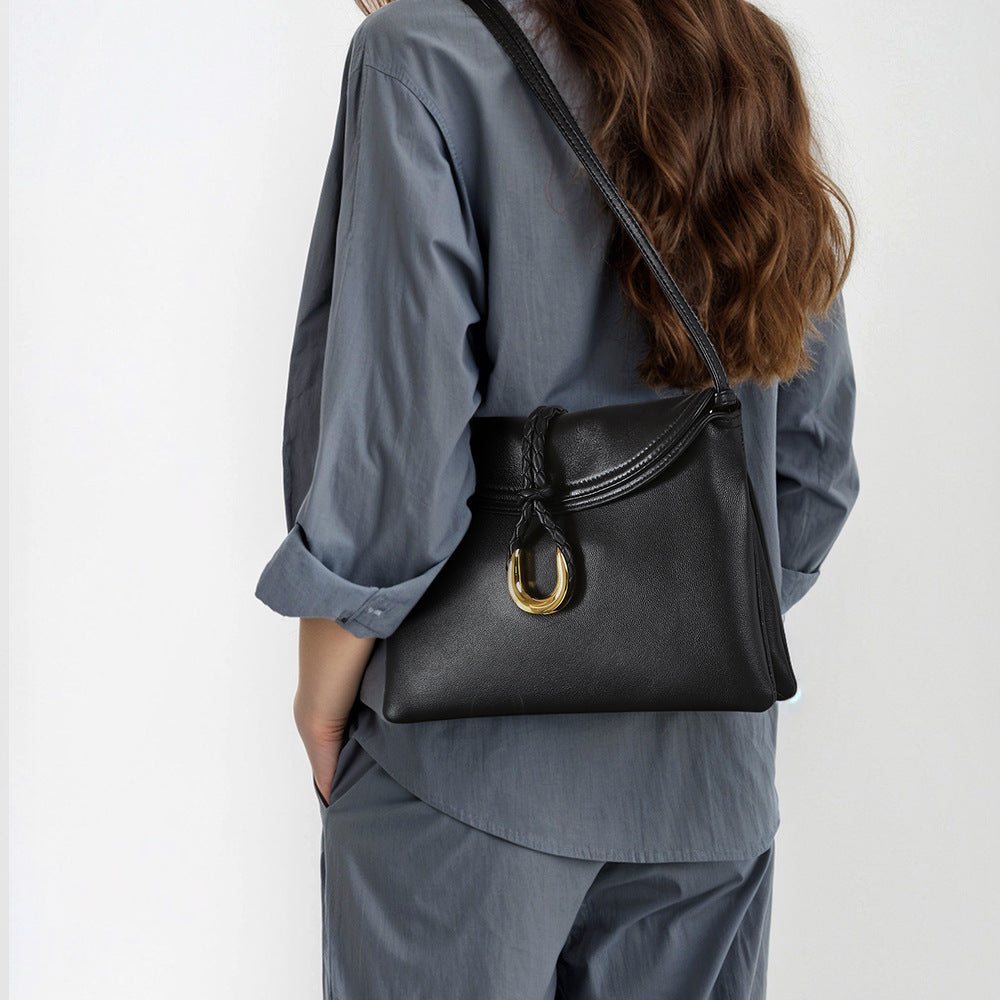 Elegant Leather Saddle Crossbody Bag for Women Versatile Genuine Lambskin Shoulder Purse with Chic Design for Any Occasion