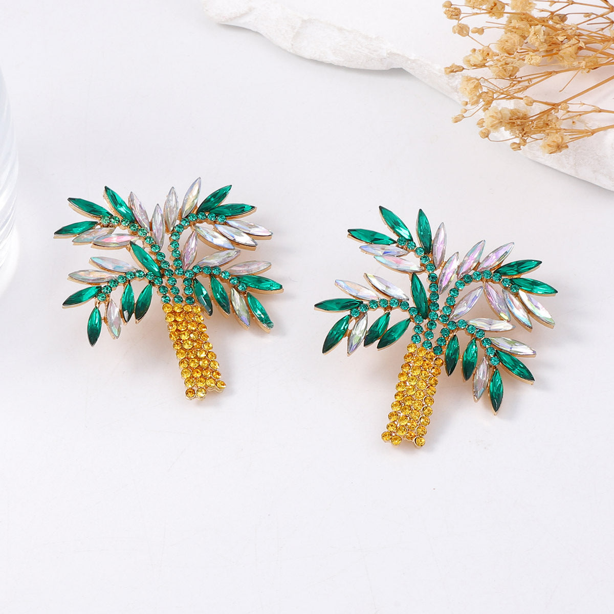 Chic Minimalist Alloy Crystal-Studded Statement Coconut Tree Earrings for Women – Perfect for Vacation and Casual Outfits