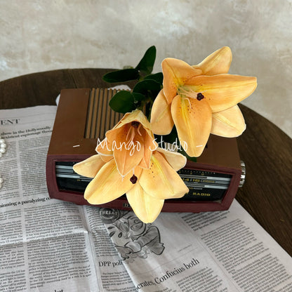 Luxurious 3D Textured Sunlit Lily Artificial Flowers – Elegant Decorative Arrangement for Living Rooms, Weddings, and Special Occasions