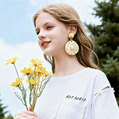 MG Spanish Vintage-Inspired Retro Wrinkled Zirconia-Studded Faux Pearl Geometric Irregular Round Earrings - Elegance Meets Unique Design
