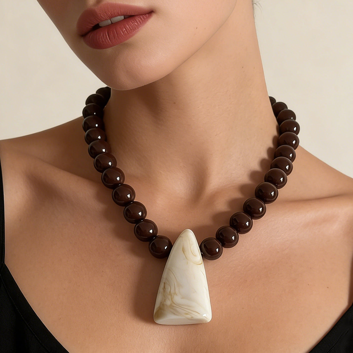 Stylish Bohemian Chunky Beaded Geometric Resin Pendant Necklace - Versatile, Unique, and Perfect for Any Casual Outfit
