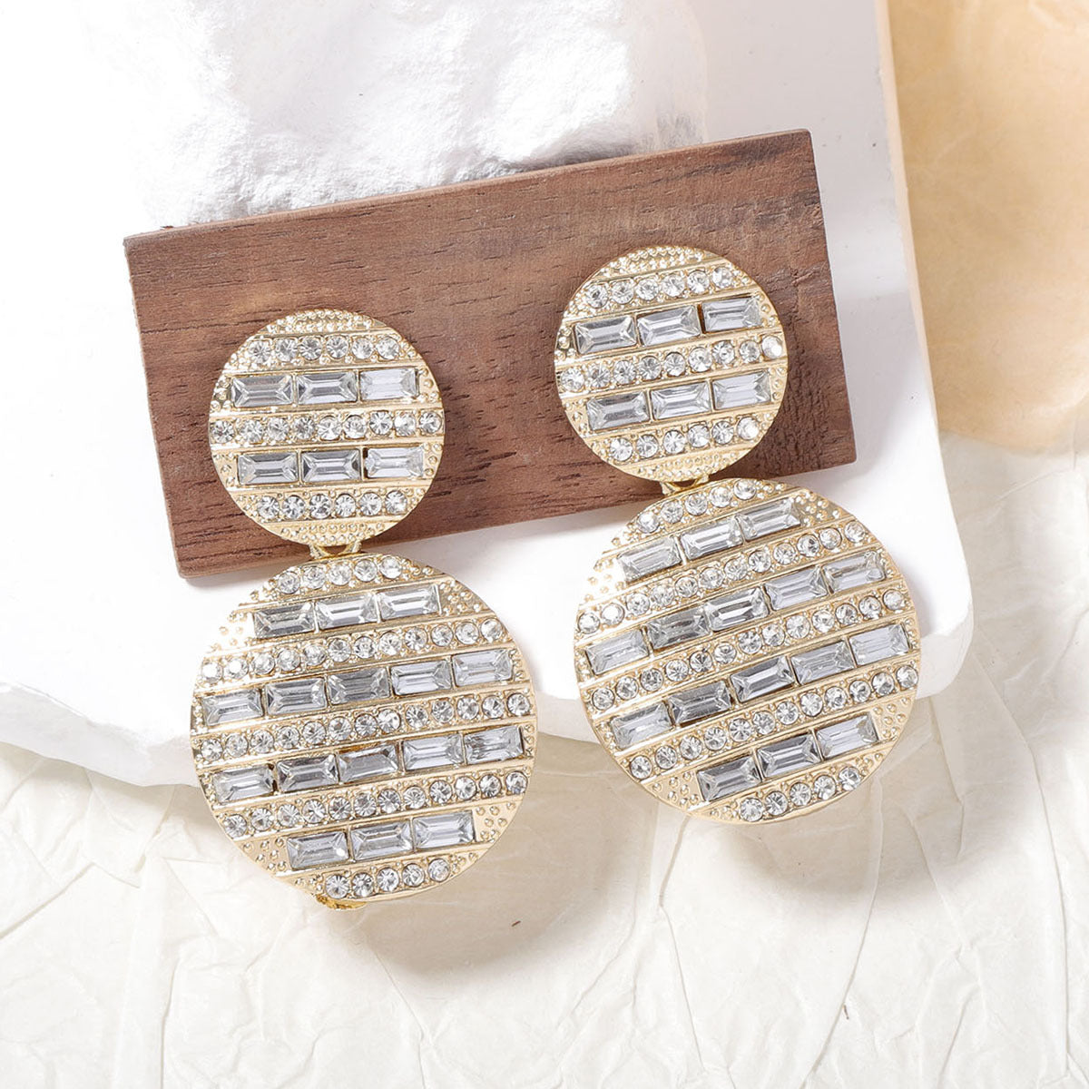 Stunning Simple Geometric Round Pendant Earrings with Full Diamond Sparkle – Perfect for Everyday Glamour and Effortless Chic Style