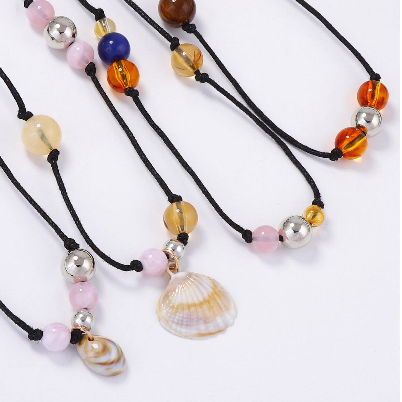 Handcrafted Personalized Knot Beaded Multi-Layer Necklace with Luxurious Beach Shell Pendant for Women – A Chic Accessory for Every Occasion