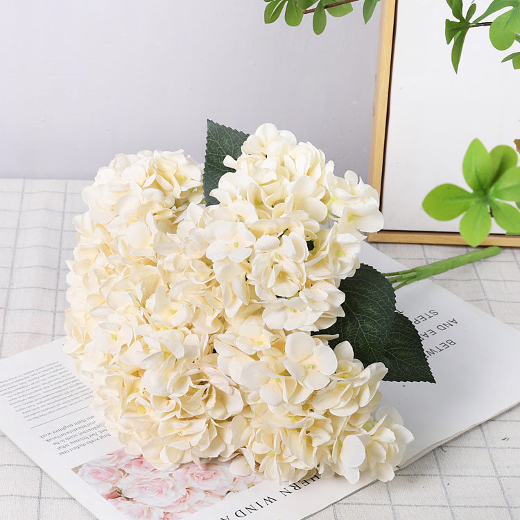 Elegant European Style 5-Head Hydrangea Faux Flower Bouquet – Perfect for Weddings, Parties, and Decorations; Realistic Silk Hydrangea Floral Arrangement for Bridal Bouquets and Event Photography Props