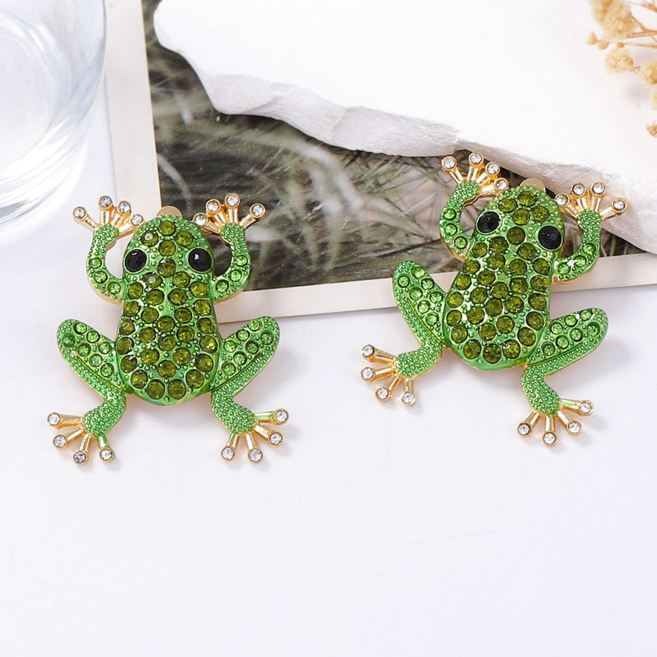 Exquisite Creative Alloy Frog Ear Studs with Shimmering Zircon and Imitation Pearl - Unique Animal-Inspired Jewelry for Stylish Women