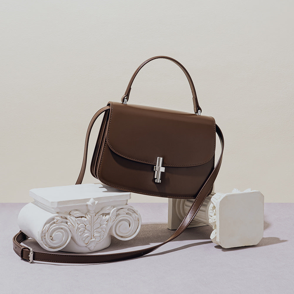 Elegant French Inspired Reversible Shoulder Bag Chic High Quality Leather Versatile Fashion Statement for Everyday and Special Occasions