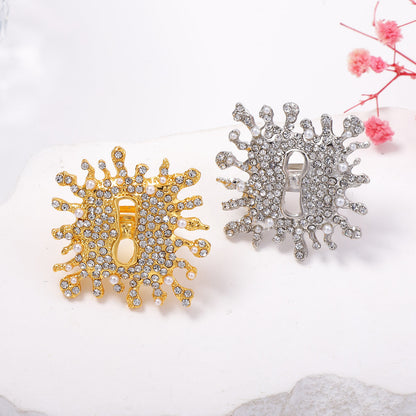 Unique Creative Oversized Exploding Clasp Ring with Adjustable Lock Hole - Stand Out with This Fashion-Forward Statement Jewelry