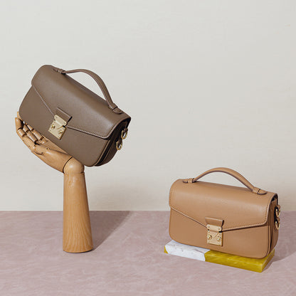 Chic Autumn Winter Small Square Handbag Luxurious Grain Leather Vintage Inspired Shoulder Bag for Commuting and Everyday Style