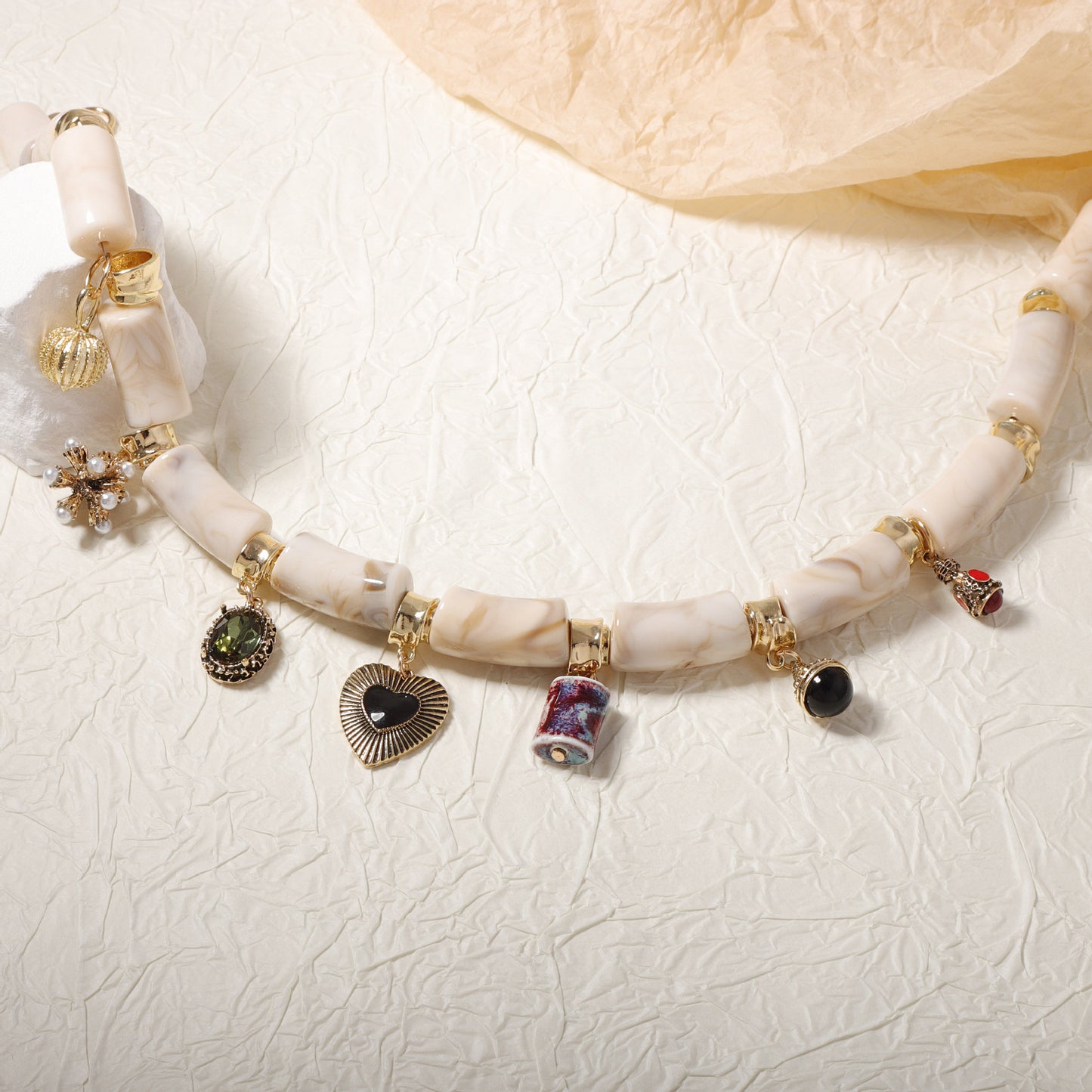 Unique Creative Design: Versatile Alloy Pendant Resin Bamboo Section Necklace – Statement Piece for Fashion-Forward Individuals