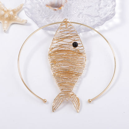 Exaggerated Minimalist Animal Fish-shaped Hollow Pendant Necklace - Versatile Alloy Choker for Women, Perfect for Any Outfit!