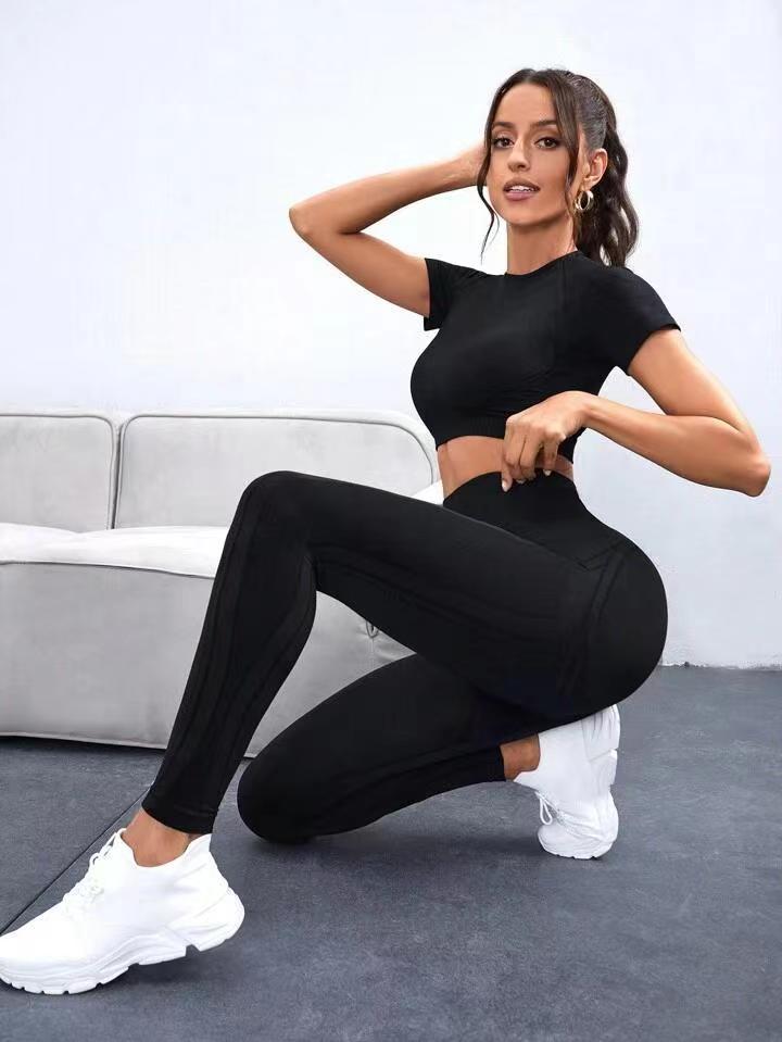 Seamless Outdoor Sports Short Sleeve High Waisted Butt Lifting Leggings and Fitness Set for Women for Cycling Running and Yoga