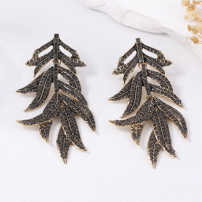 Elegant Vintage-Inspired Hollow Leaf Design Earrings with Sparkling Rhinestones – Chic Alloy Drop Earrings for Women