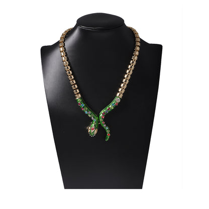 Exaggerated Creative Design Metal Chain Necklace with Colorful Zirconia and Green Snake Pendant – Unique Women's Jewelry Accessory