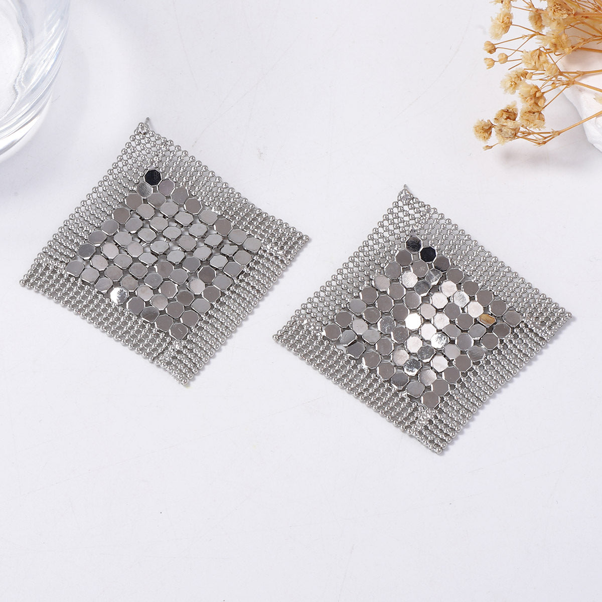 Chic Minimalist Luxury Metal Sequin Tassel Diamond Grid Stud Earrings – Versatile & Sophisticated Style for Women