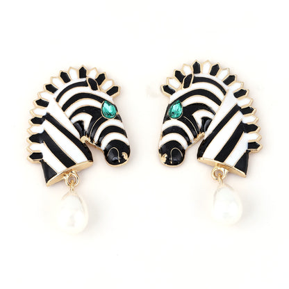 Trendy and Unique Horse Head Alloy Drop Earrings with Striped Design – Perfect for Animal Lovers and Fashion Enthusiasts!